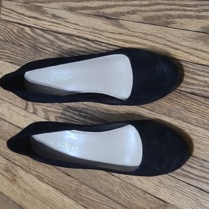 Via Spiga black suede size 7 wedge.